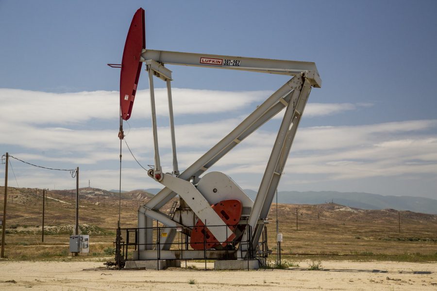 Safety moments in oil & extraction: hazards, controls & resources
