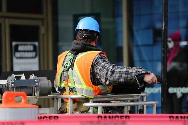 Should Stickers Be Applied to Hard Hats?